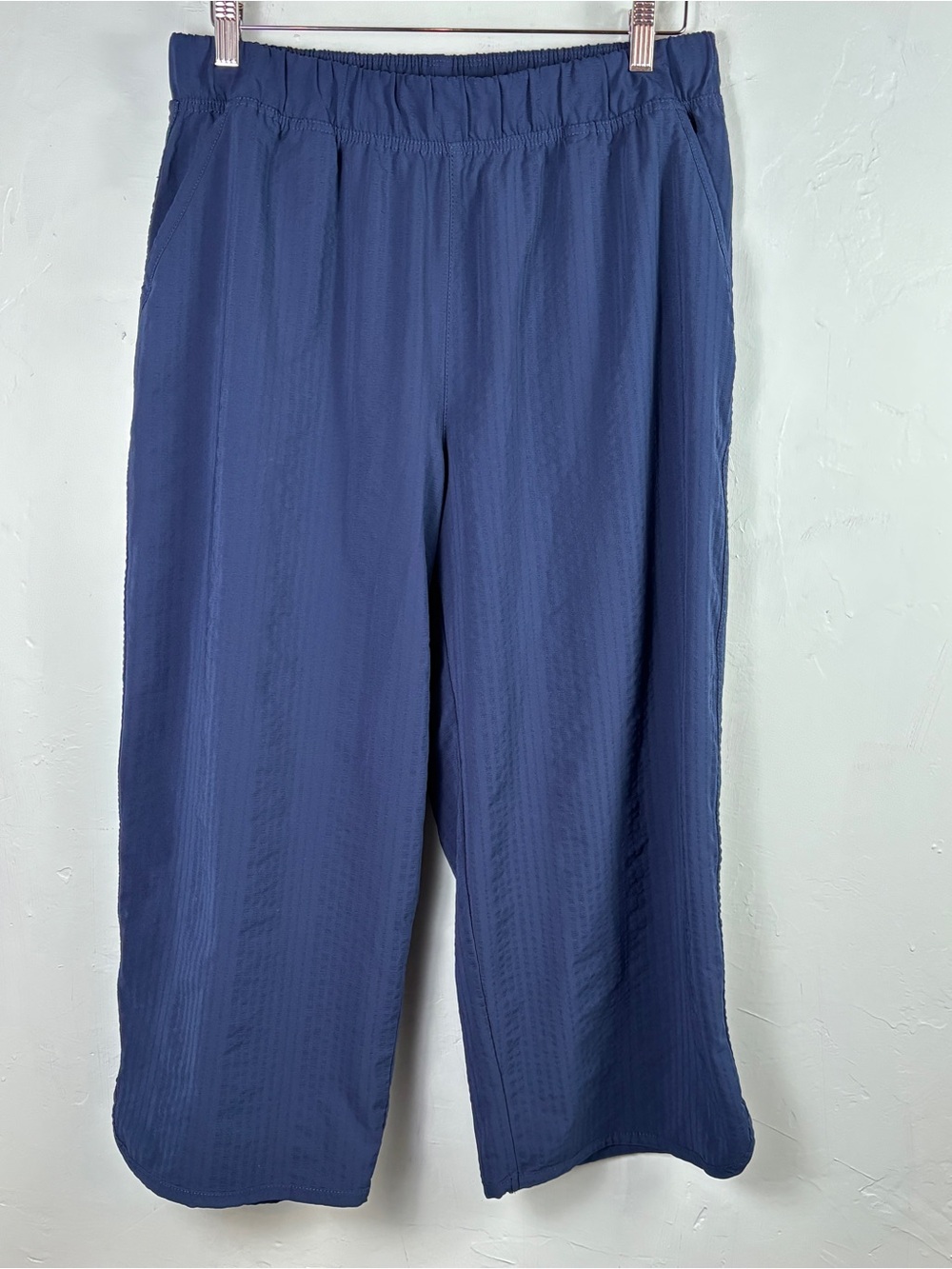 Title Nine Navy Wide-Leg Elastic Waist Slaycation Quick-Drying Cropped Pants